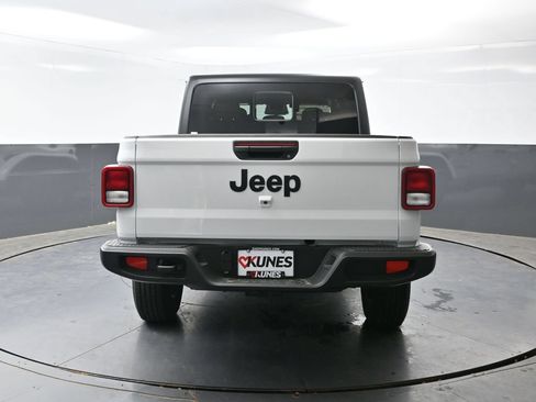 New 2026 Jeep Gladiator Sport AWD/4WD image 8