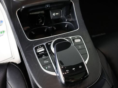 Used 2019 Mercedes-Benz E 300 4MATIC image 40
