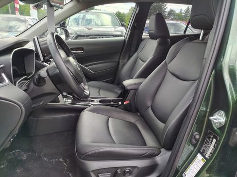 Used 2025 Toyota Corolla Cross XLE AWD/4WD image 9