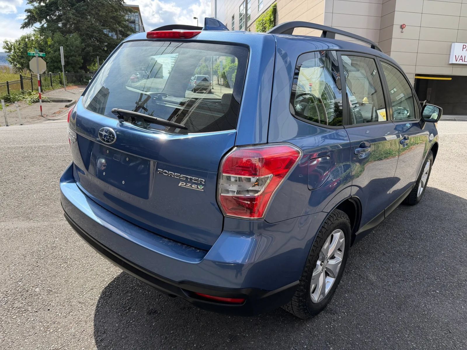 Used 2016 Subaru Forester 2.5i w/ Alloy Wheel Package AWD/4WD image 6