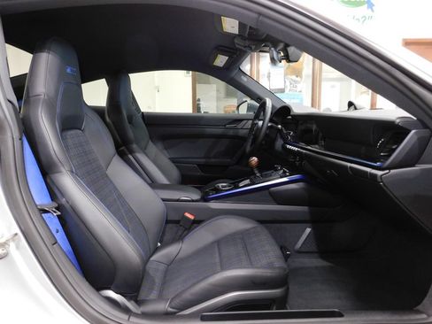Used 2025 Porsche 911 Carrera T RWD image 97
