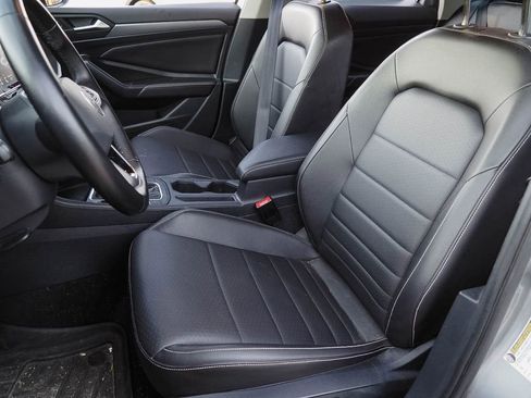 Used 2023 Volkswagen Jetta SE FWD image 8