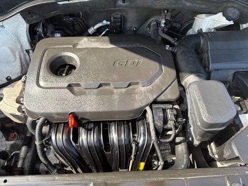 Used 2018 Hyundai Santa Fe Sport FWD image 29