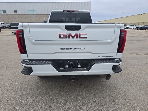 Used 2025 GMC Sierra 3500 Denali image 4