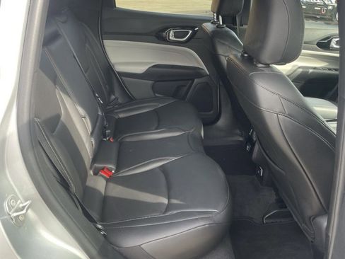 Used 2025 Jeep Compass Limited image 15