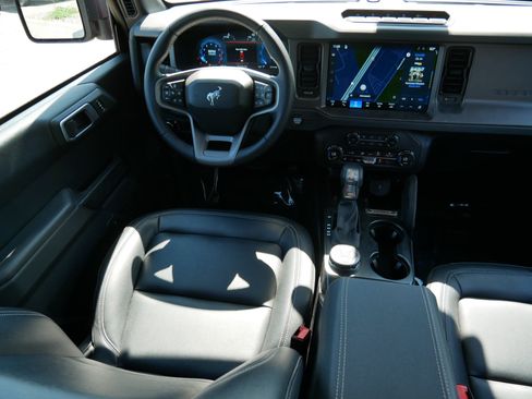 Used 2026 Ford Bronco Badlands AWD/4WD image 9