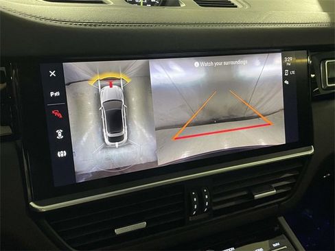 Used 2023 Porsche Cayenne Turbo S image 30