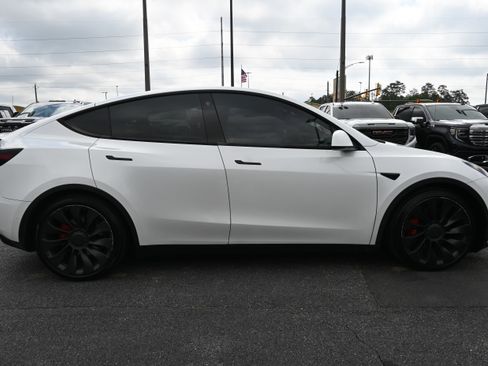 Used 2022 Tesla Model Y Performance AWD/4WD image 11