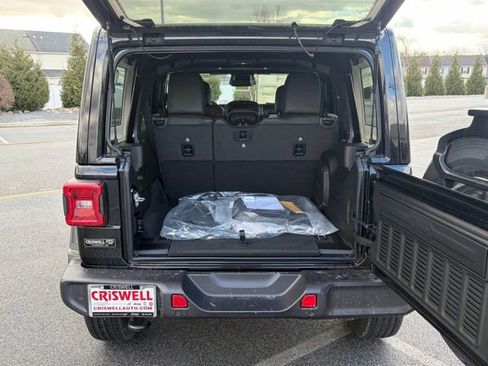 New 2026 Jeep Wrangler Unlimited Sahara AWD/4WD image 7