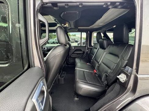 Used 2021 Jeep Wrangler Unlimited Sahara AWD/4WD image 11