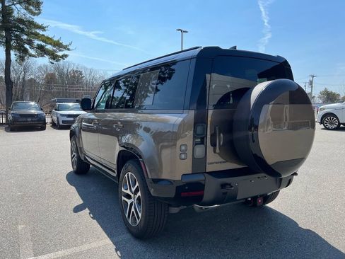 New 2026 Land Rover Defender 110 X-Dynamic SE image 3