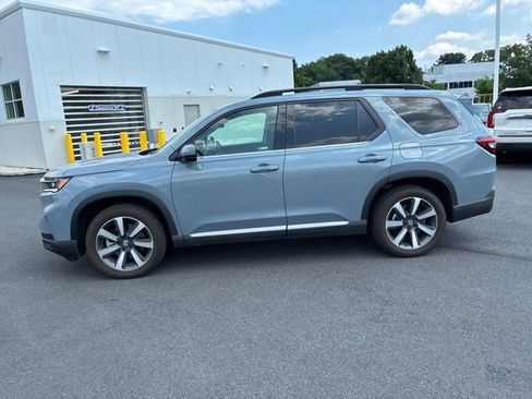 Used 2025 Honda Pilot Touring image 15