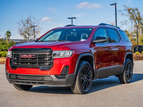 Used 2023 GMC Acadia SLE w/ Driver Convenience Package image 3