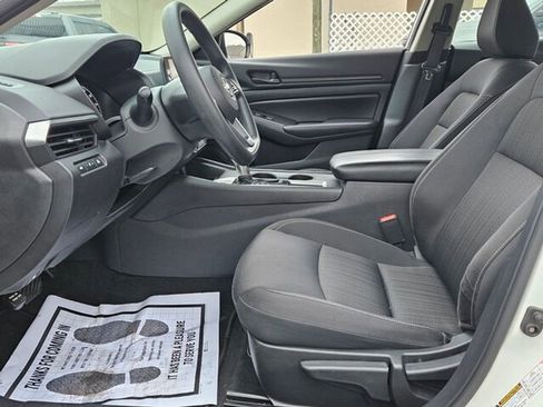 Used 2024 Nissan Altima 2.5 S image 6