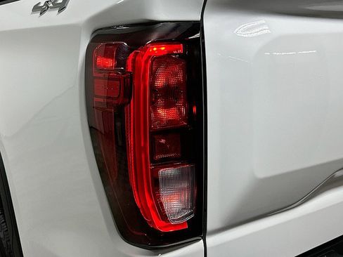 Used 2023 GMC Sierra 1500 Pro w/ Pro Value Package image 22