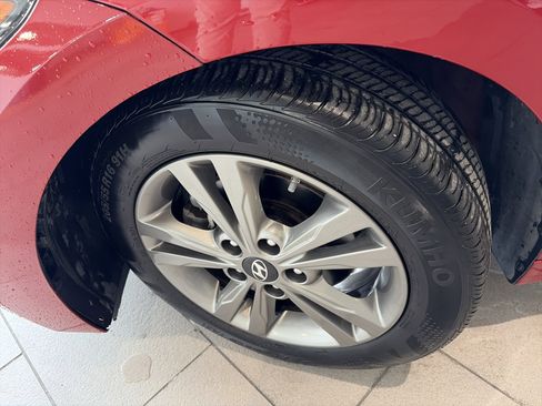 Used 2018 Hyundai Elantra SEL image 9