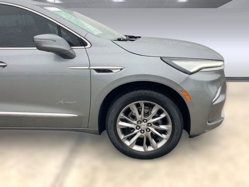 Used 2023 Buick Enclave Avenir image 10