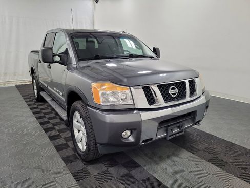 Used 2015 Nissan Titan SV w/ SV Value Truck Package AWD/4WD image 13