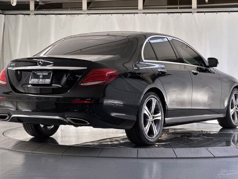 Used 2019 Mercedes-Benz E 300 image 9