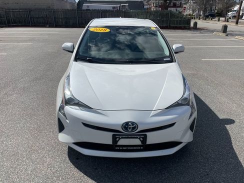 Used 2018 Toyota Prius Three image 3