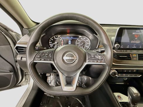 Used 2023 Nissan Altima 2.5 SV FWD image 13