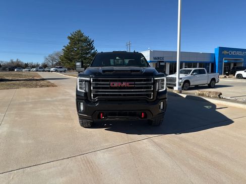 Used 2023 GMC Sierra 2500 AT4 w/ AT4 Preferred Package image 8