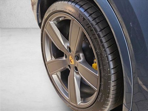 Used 2019 Porsche Cayenne Turbo image 7