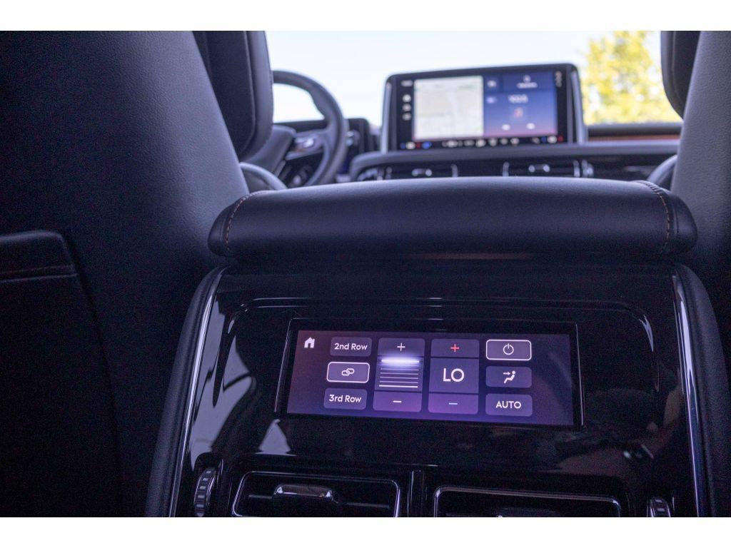 Used 2025 Lincoln Aviator Black Label w/ Jet Appearance Package AWD/4WD image 14