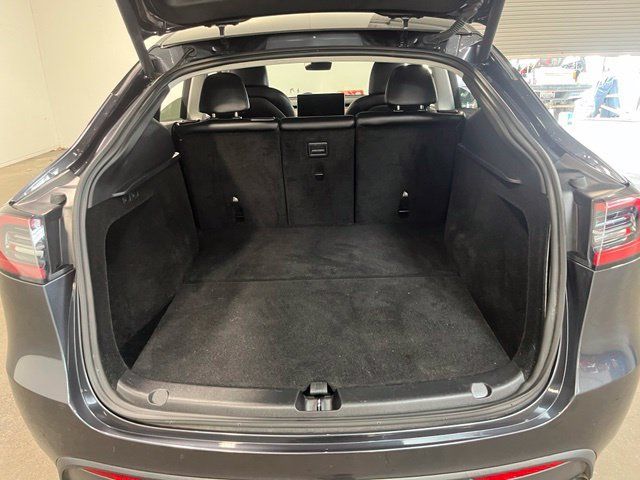 Used 2024 Tesla Model Y Long Range AWD/4WD image 17