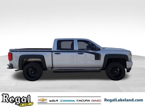 Used 2018 Chevrolet Silverado 1500 Custom w/ Custom Value Package image 3