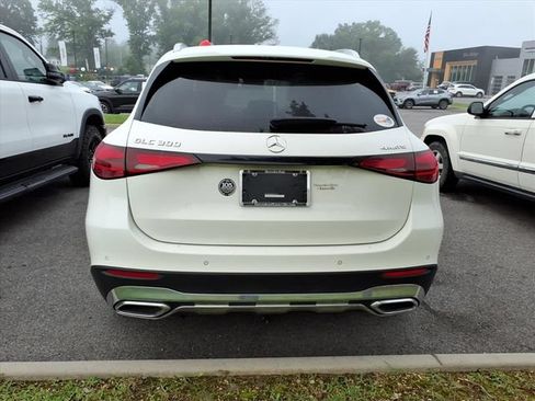 Used 2024 Mercedes-Benz GLC 300 4MATIC image 8