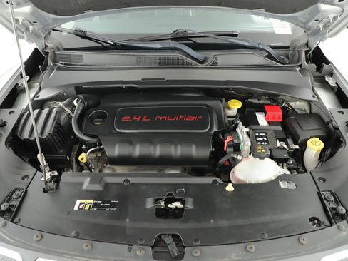 Used 2022 Jeep Compass Latitude FWD image 7