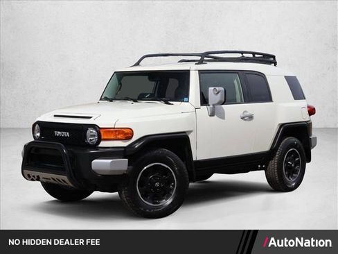 Used 2013 Toyota FJ Cruiser 4WD w/ Upgrade Pkg image 1