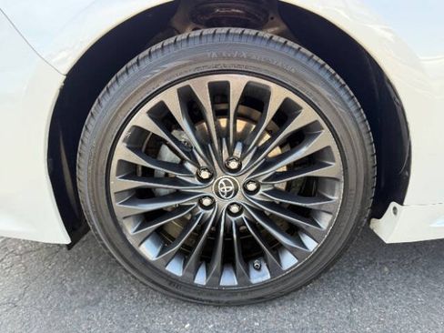 Used 2016 Toyota Avalon Touring FWD image 9
