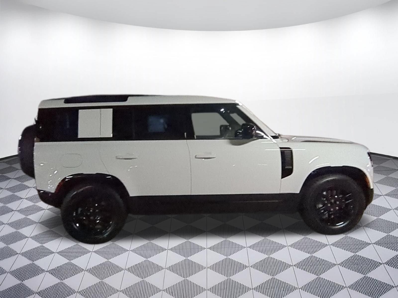 New 2026 Land Rover Defender 110 X-Dynamic SE AWD/4WD image 6