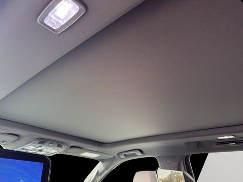 New 2026 Chevrolet Suburban Premier image 26