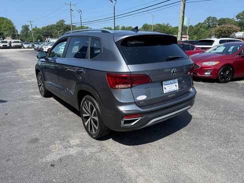 Used 2024 Volkswagen Taos SE FWD image 5