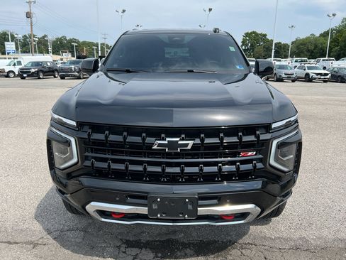 Used 2025 Chevrolet Tahoe Z71 w/ Comfort Package AWD/4WD image 2