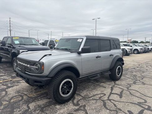 Used 2024 Ford Bronco Badlands w/ Sasquatch Package AWD/4WD image 2