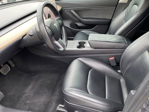 Used 2019 Tesla Model 3 Standard Range Plus image 11