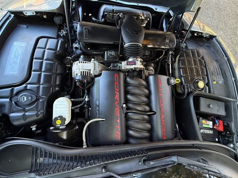 Used 2004 Chevrolet Corvette Convertible w/ Preferred Equipment Group image 70