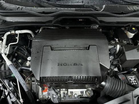 Used 2024 Honda Pilot Touring image 12