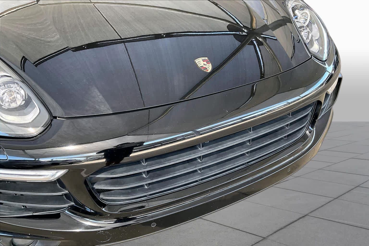 Used 2017 Porsche Cayenne Platinum Edition AWD/4WD image 29