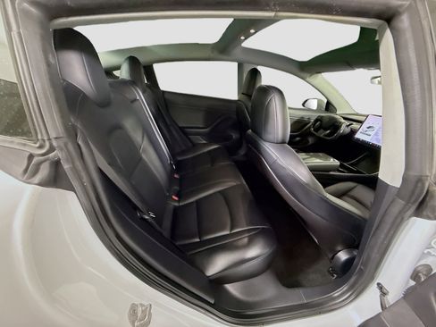 Used 2019 Tesla Model 3 Mid Range RWD image 26