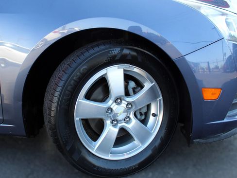 Used 2014 Chevrolet Cruze LT FWD image 3