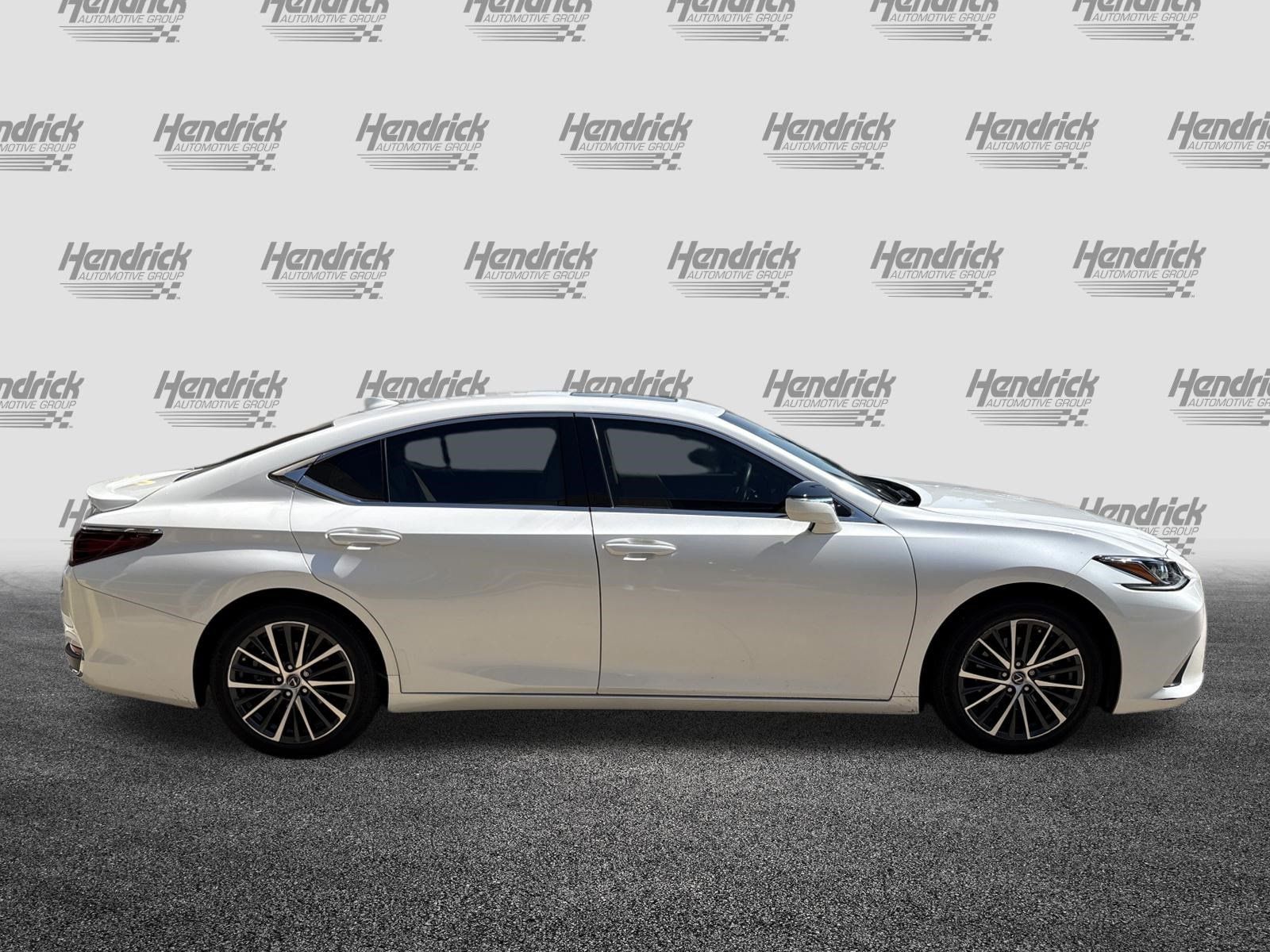 Used 2024 Lexus ES 300h w/ Premium Package FWD image 11