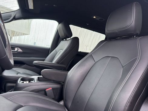 New 2026 Chrysler Pacifica Select image 26