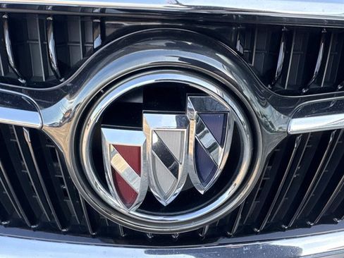 Used 2017 Buick LaCrosse Preferred image 8