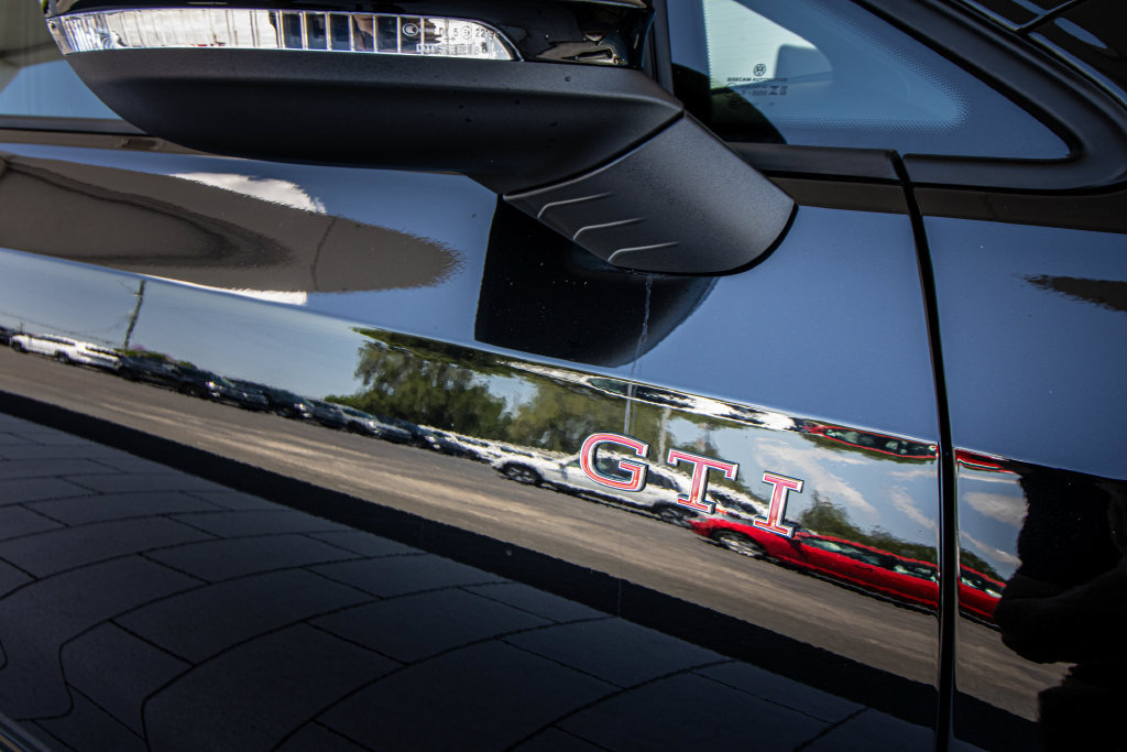 New 2026 Volkswagen GTI SE FWD image 4