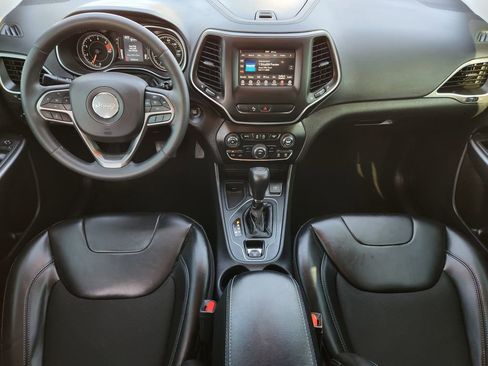 Used 2020 Jeep Cherokee Latitude Plus FWD image 26